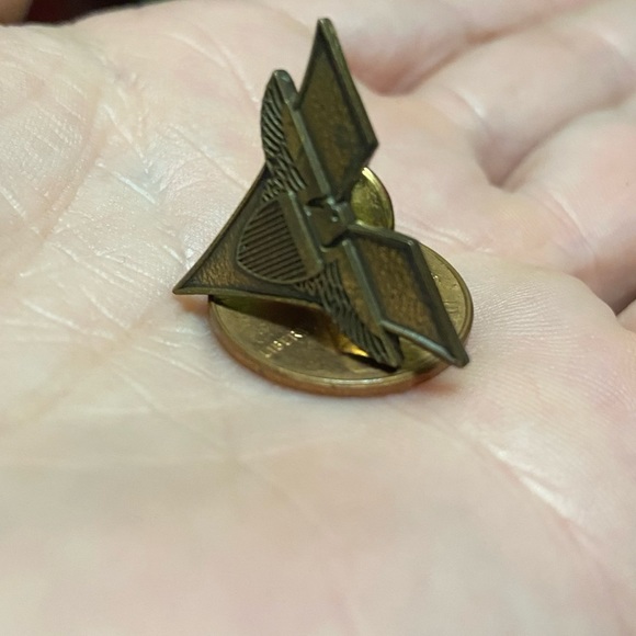 Rare Vtg PIN V FOR VICTORY Sweetheart Lapel Pin WWll Eagle Federal Shield - Picture 5 of 9